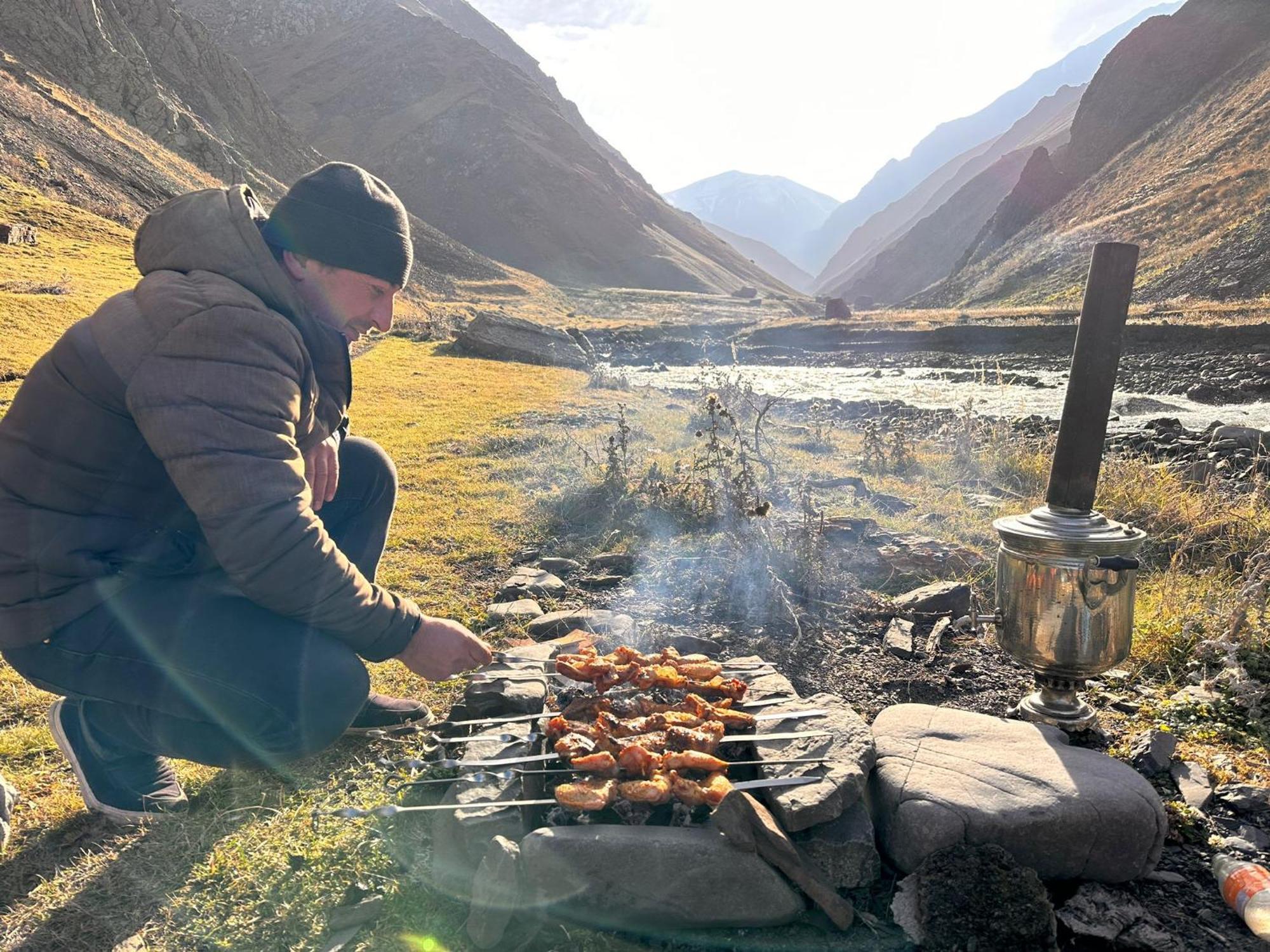 Xinaliq Khinalig Izzet'S Riverside Home Stay Buitenkant foto