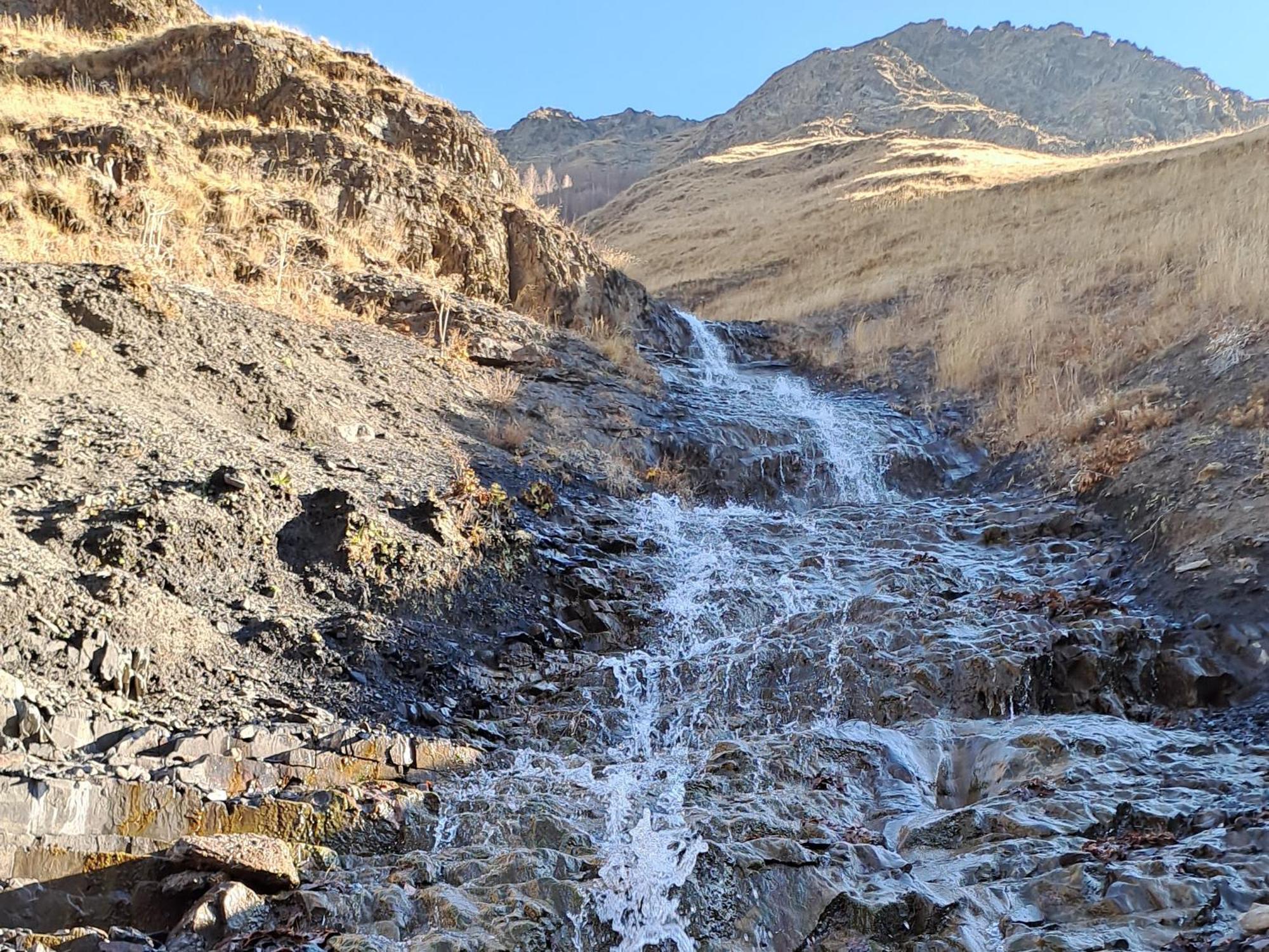 Xinaliq Khinalig Izzet'S Riverside Home Stay Buitenkant foto
