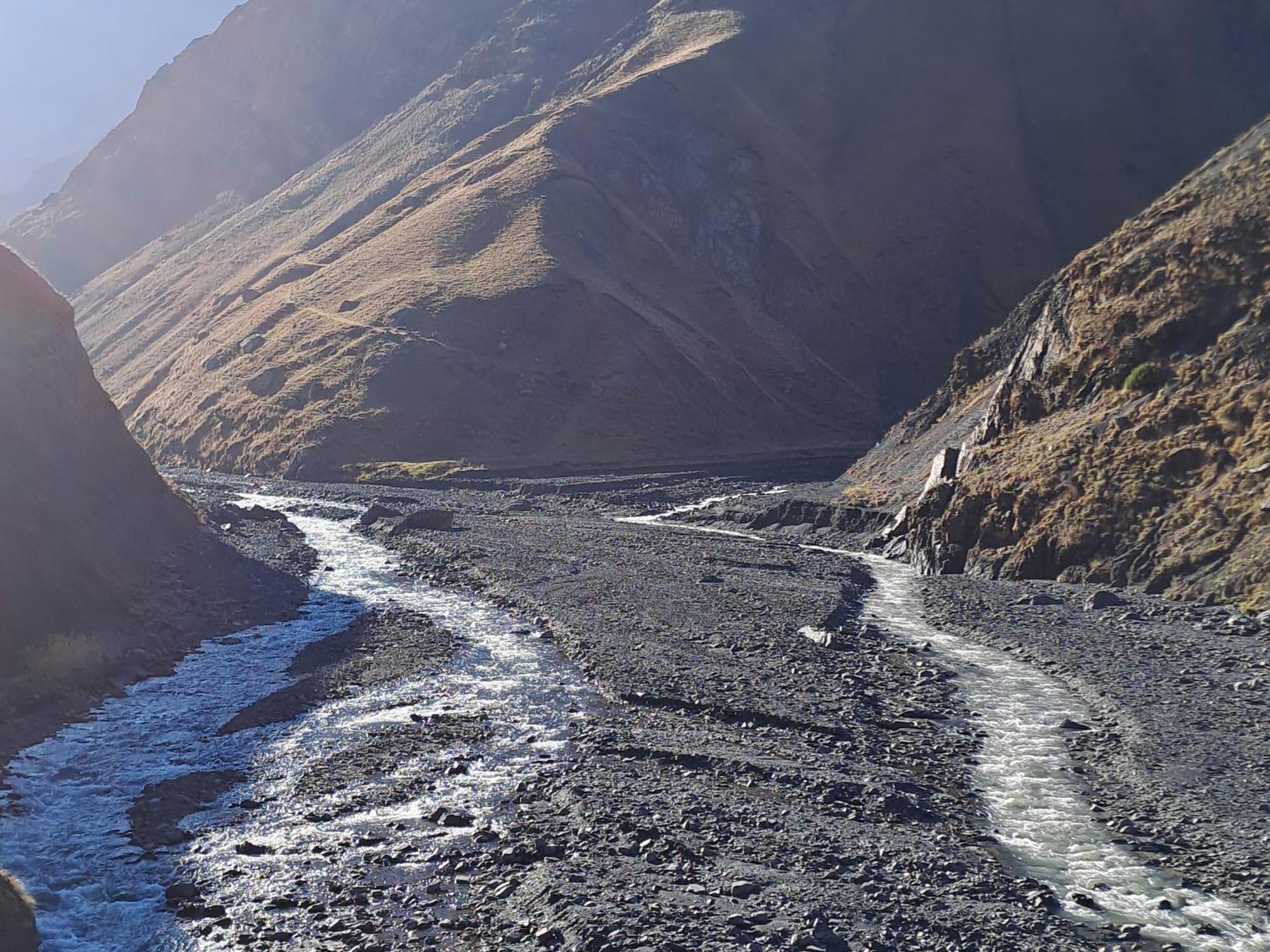 Xinaliq Khinalig Izzet'S Riverside Home Stay Buitenkant foto