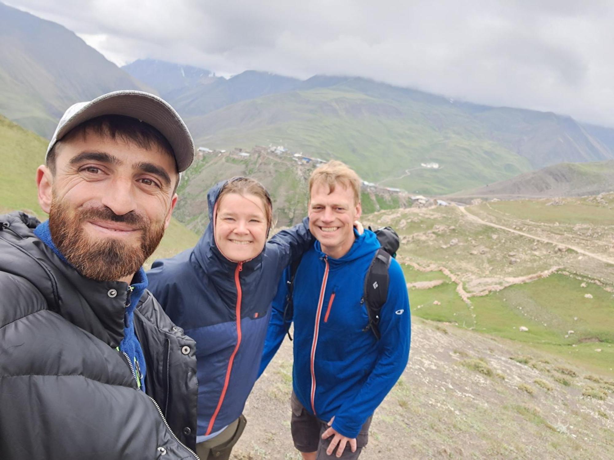 Xinaliq Khinalig Izzet'S Riverside Home Stay Buitenkant foto
