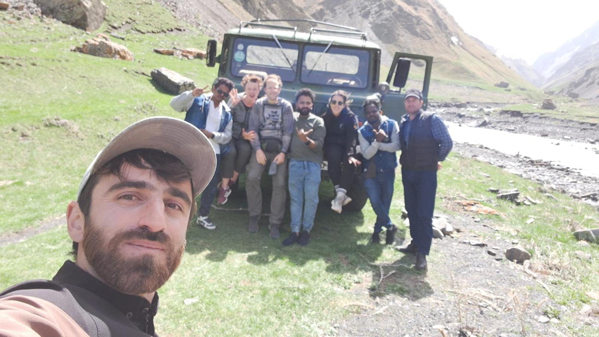 Xinaliq Khinalig Izzet'S Riverside Home Stay Buitenkant foto