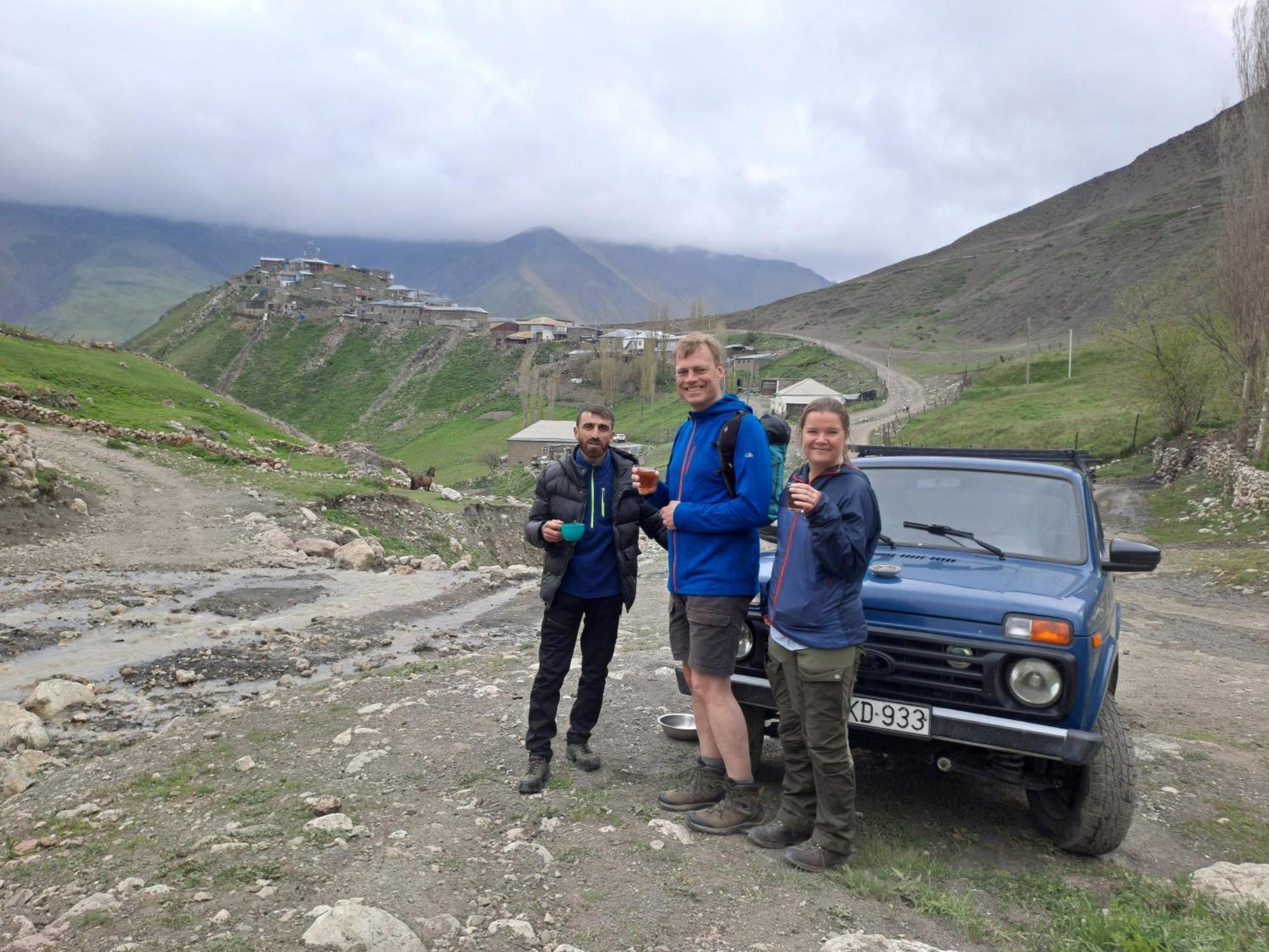 Xinaliq Khinalig Izzet'S Riverside Home Stay Buitenkant foto