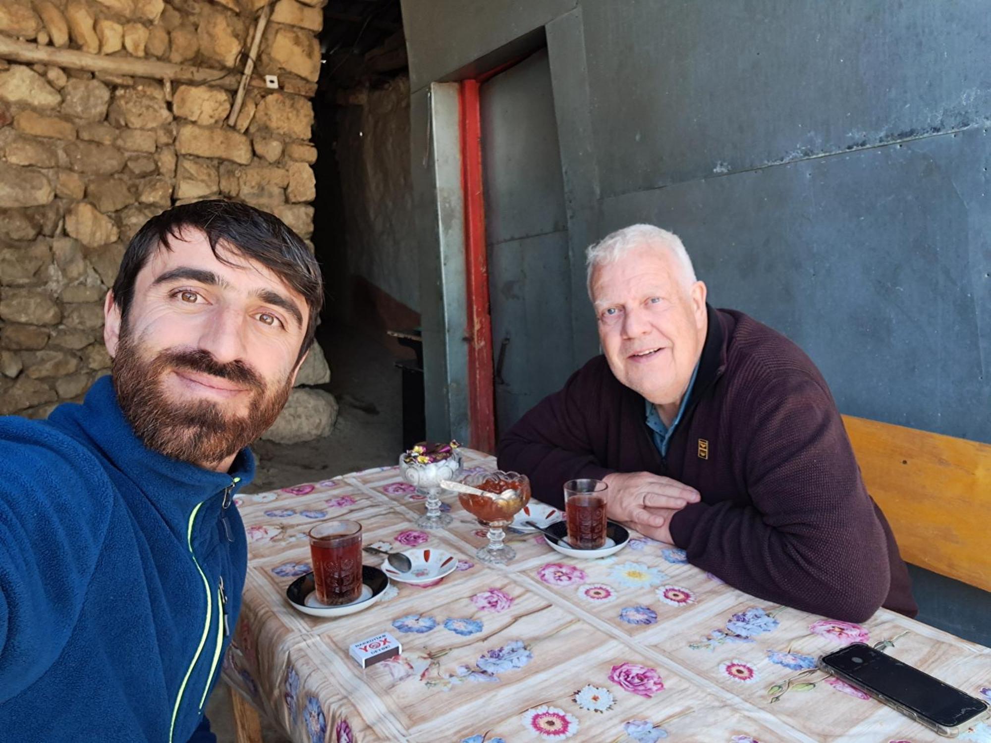Xinaliq Khinalig Izzet'S Riverside Home Stay Buitenkant foto