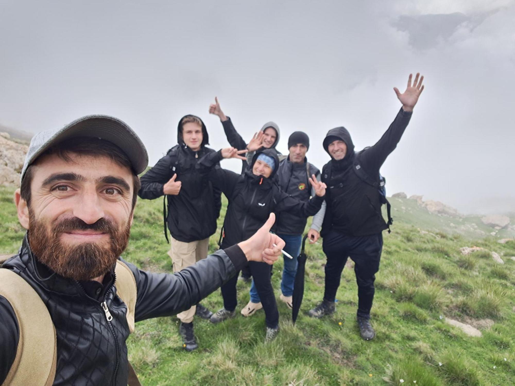 Xinaliq Khinalig Izzet'S Riverside Home Stay Buitenkant foto