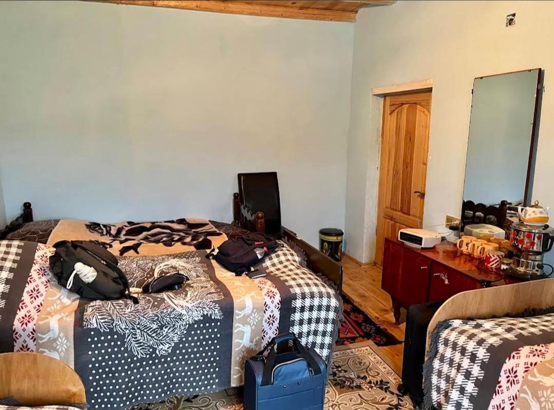Xinaliq Khinalig Izzet'S Riverside Home Stay Buitenkant foto