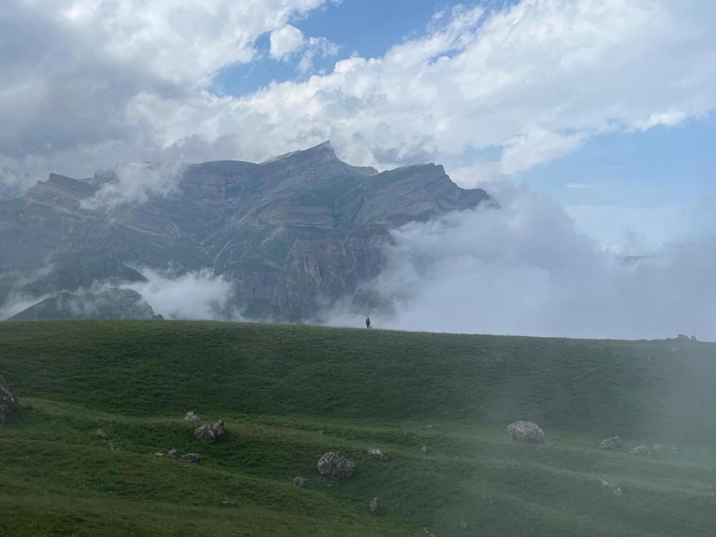 Xinaliq Khinalig Izzet'S Riverside Home Stay Buitenkant foto