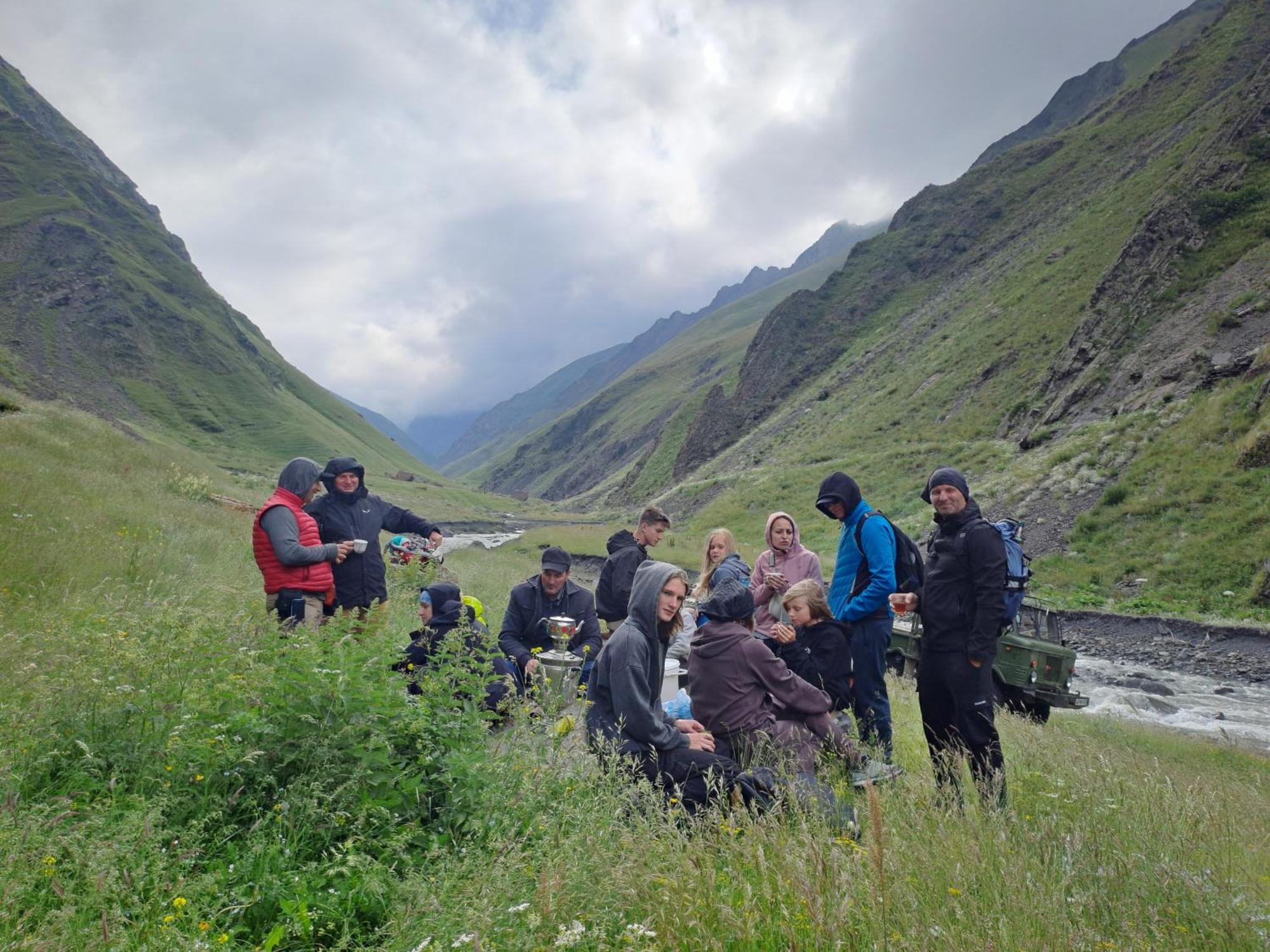 Xinaliq Khinalig Izzet'S Riverside Home Stay Buitenkant foto