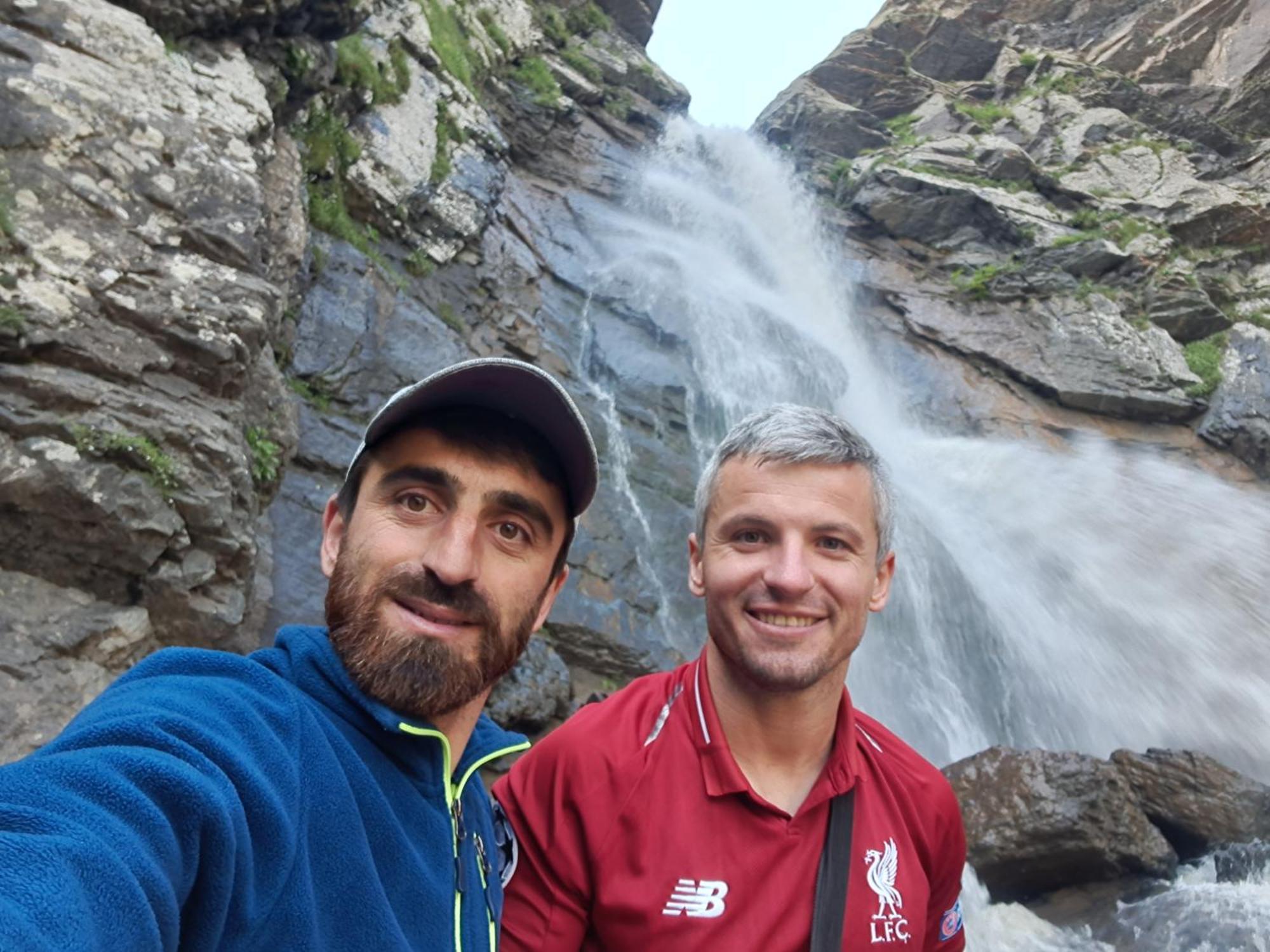 Xinaliq Khinalig Izzet'S Riverside Home Stay Buitenkant foto