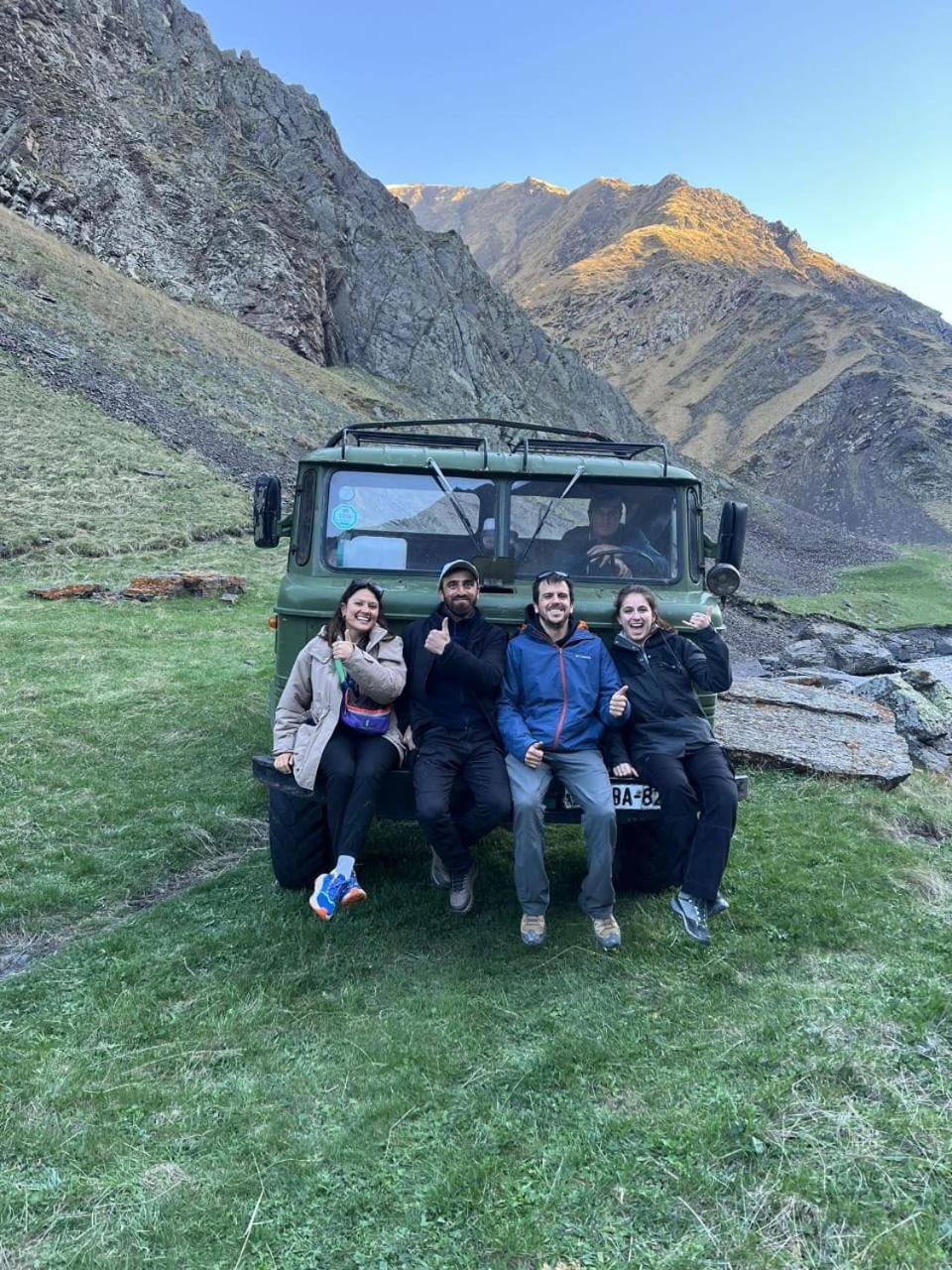 Xinaliq Khinalig Izzet'S Riverside Home Stay Buitenkant foto